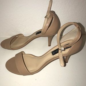 Steve Madden low heeled sandal